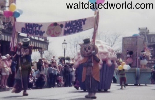 Mickey Birthday parade banner