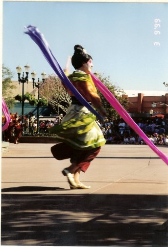 Mulan parade acrobat Disney MGM Studio